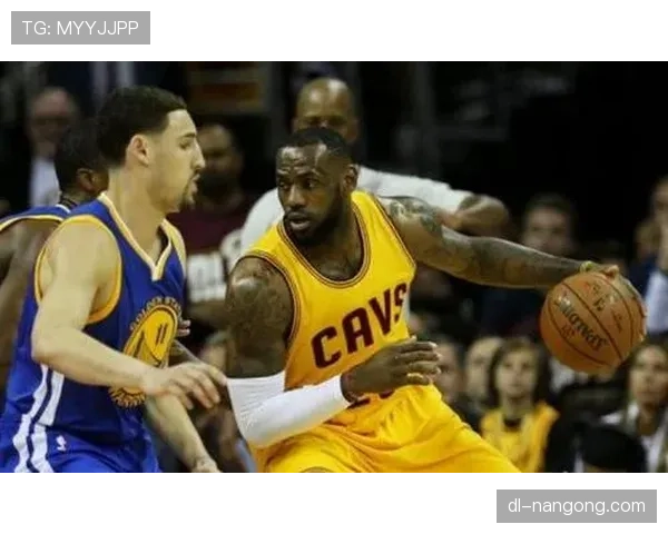 奥拉朱旺背身单打打破防线效率远超当代内线