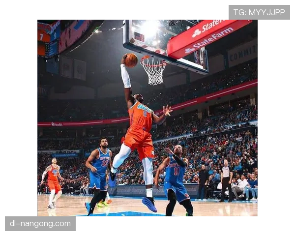 威金斯突破拉开进攻空间 提升勇士关键时刻得分效率