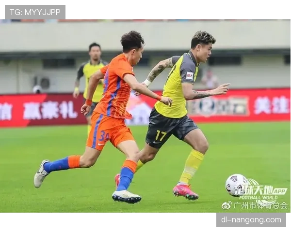 救险解围动作中犯规与合法的界限如何判定？