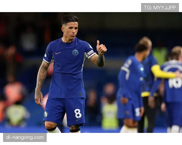 恩佐·费尔南德斯家里冰箱贴都是战术板