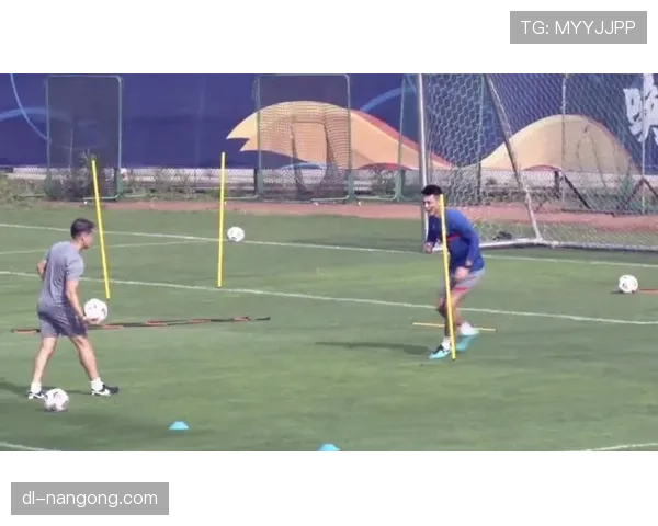 董志豪这生活咋这么整齐？一边球场拼命一边家里简直五星级酒店版窝点吧？