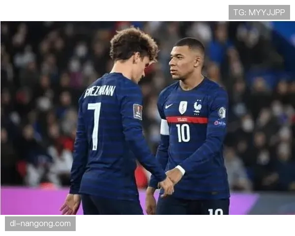 格列兹曼 vs 姆巴佩：体系角色与终结效率的核心差异在哪里？